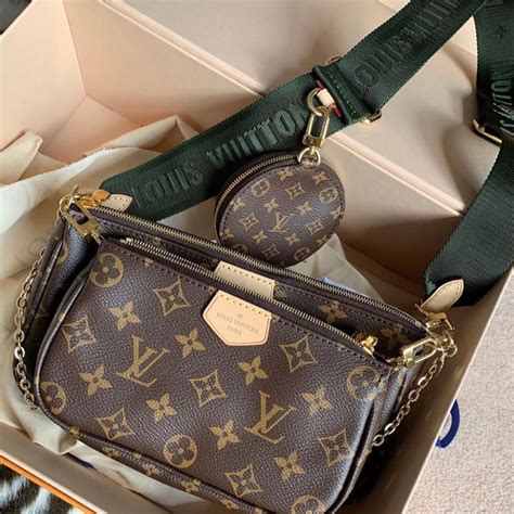 de que material son las carteras louis vuitton|authentic louis vuitton handbag.